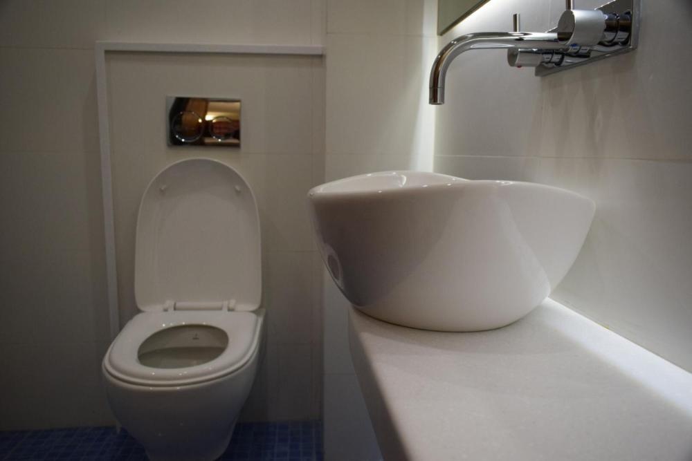 Room image 3